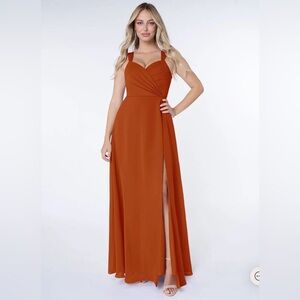 AZAZIE NAHRIN NWT
Terracotta Flowy V-Neck Pleated Chiffon Bridesmaid Dress